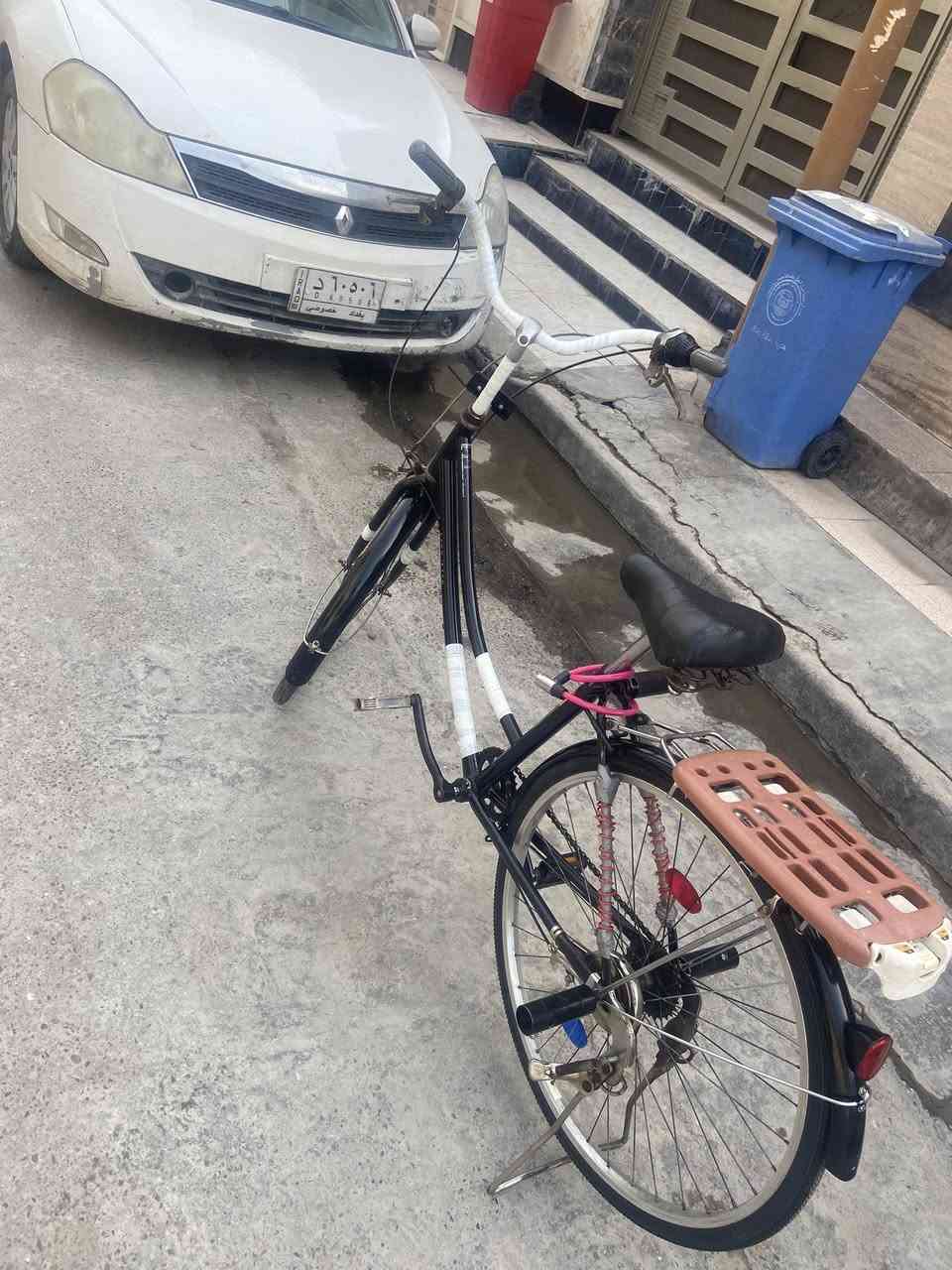 سلام عليكم بايسكل مزود يعني ضايفله اشياء هواي موضحه كدامك بايسكل بناتي بيه مكينه ٧ كيوره وبيه هواي اشياء وكاسحه تجي شوفه عيونك رايده ب١٣٠ وبيه مجال للشراي مكاني بغداد السيديه اشرف بيكم ***********
