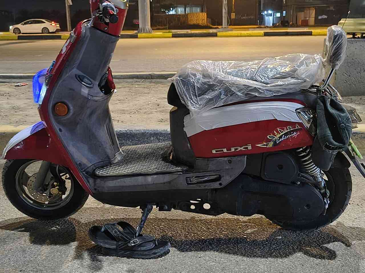 السلام عليكم دراجه ماكس بوليس مديل 2012 دراجه مكفوله من تاير للتاير دراجه طلعتها راما ومحتاج واريد ابيع دراجه نازل عداد الكتروني اكفبك لك كفاله عامه كفرات بيها واصل معرض حافظ عليها دراجه ختم واحد ومكينه بلاد مكان  كربلاء طويريج اللون دم الغزال 🍅السعر واحد وربع وبيها مجال للشراي الرقم *********** بمليون وربع وبيها مجال
