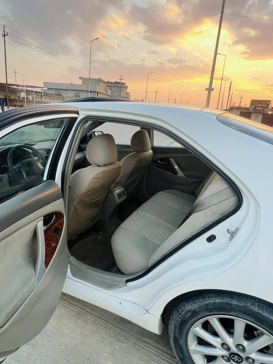 بسم الله الرحمن الرحيم
كامري 2008 خليجي glx للبيع 

السيارة فول مواصفات عدا البصمةه 

الضرر بيها الجاملغ وتحت الباب الخلفي بل تريشةه 

السيارة جاهزة وكاملةه 

السعر 102وبيها مجال 

للاستفسار خاص او الاتصال عل ارقام التاليةه

***********
0788878243
