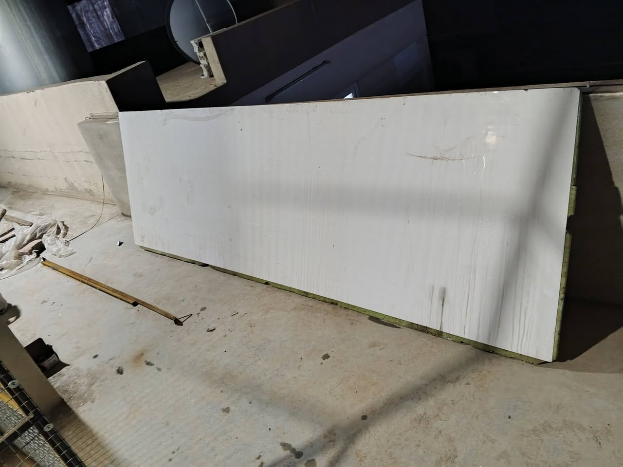 مرحبا عندي هذا قفص للبيع مابي خلفية يتثبت على حائط . ارتفاع مترين وعرض مترين و70 وعمق متر للبيع سعره 100 وبي مجال


**إذا كنت صاحب هذا الإعلان وتريد حذفه لأي سبب، رجاءا أرسل رسالة إلى الدعم الفني**