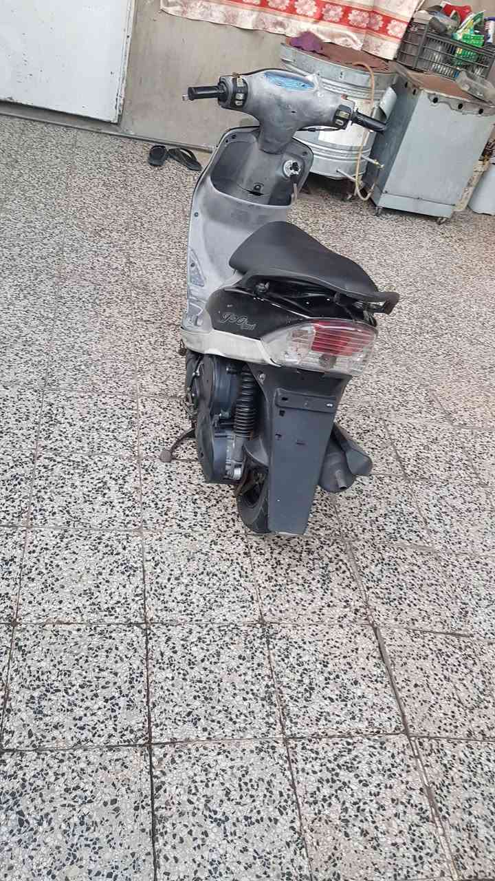 ماكس منغولي دراجه كامله ما ناقصهة شي ختم واحد ويه المكينه  مكاني بغداد الشعب لل اتصال *********** السعر ٥٢٥
