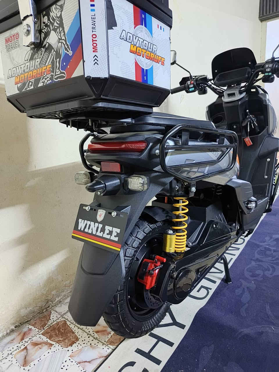 السلام عليكم ورحمة الله وبركاتة...
دراجة اباتشي Winlee الأصلي باب الاول موديل 2025بعدة جديدة لوك اخت الزيرو مكفولة من الشخط 

ملف 3000W  حقيقي

6بطاريات مسطرة حجم 40امبير عاكس چراڤين Winlee

72V

4تحويلات سرعeco... Normal... Draeve... Sports 

السرعة 100حقيقي وشرط الفحص عل ويز

نظام البكRالرجوع الى الخلف

نظام الباركp

نظامTsc صعود منحدرات

مانع انزلاق

مسجل بلوتوثmb3

تشغيل سويج+ بصمة +كارتNFC+جهاز الانذار وقفل الامان

لايت زنون عالي ناصي... سكن لايت لد حلقي... نشرات متغيرة الوان... سطاب لايت شمعة مسطرة... دبل اشارة... اشاير يمين يسار... هورن

شاشة تاب ديجيتال  نظام تحديد الأعطال والتنبيه

تايرات جبلي حجم الجبير

بريك امامي خلفي دسك هيدروليك نظامAbs

طلاعات جانبية للراكب الخلفي

شاحن ذكي نظام قراءة نسبة الشحن والفصل الذاتي عند امتلاء البطاريات بلشحن

دبلات خلفية غازية تحكم تعلية وتنصية

مساحة تخزين واسعة +جنطة خلفيةGS

السعر مليون و150 ألف وبيهة مجال للشراي

العنوان العطيفية قرب مستشفى الكرخ او جسر الصرافية

رقمي *********** الشراي يتصل
