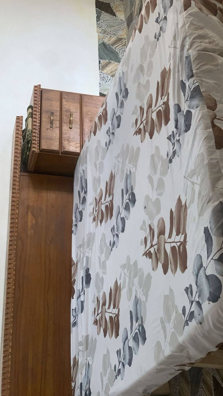 تخت صاج عراقي للبيع السعر 130 وللاستفسار *********** ومتوفر توصيل العنوان تلكيف بيع مستعجل
