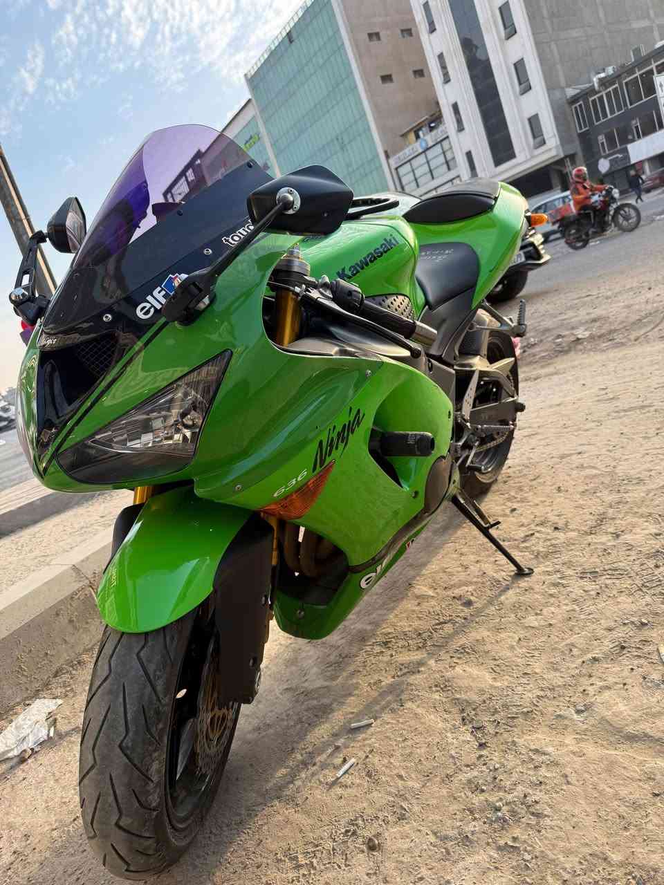 السلام عليكم بيع فقط كوزاكي 636 2006 دخول جديد انظف دراجه بمديلها كامله مناقصها شي وبرغي ممفتوح بيها عيلها غراض من اليابان جاملغ كاربون جامه اماميه سوده مري لايتات زنون عالي ناصي السعر 4800$ بيها مجال كلش قليل للتواصل ***********☎️
