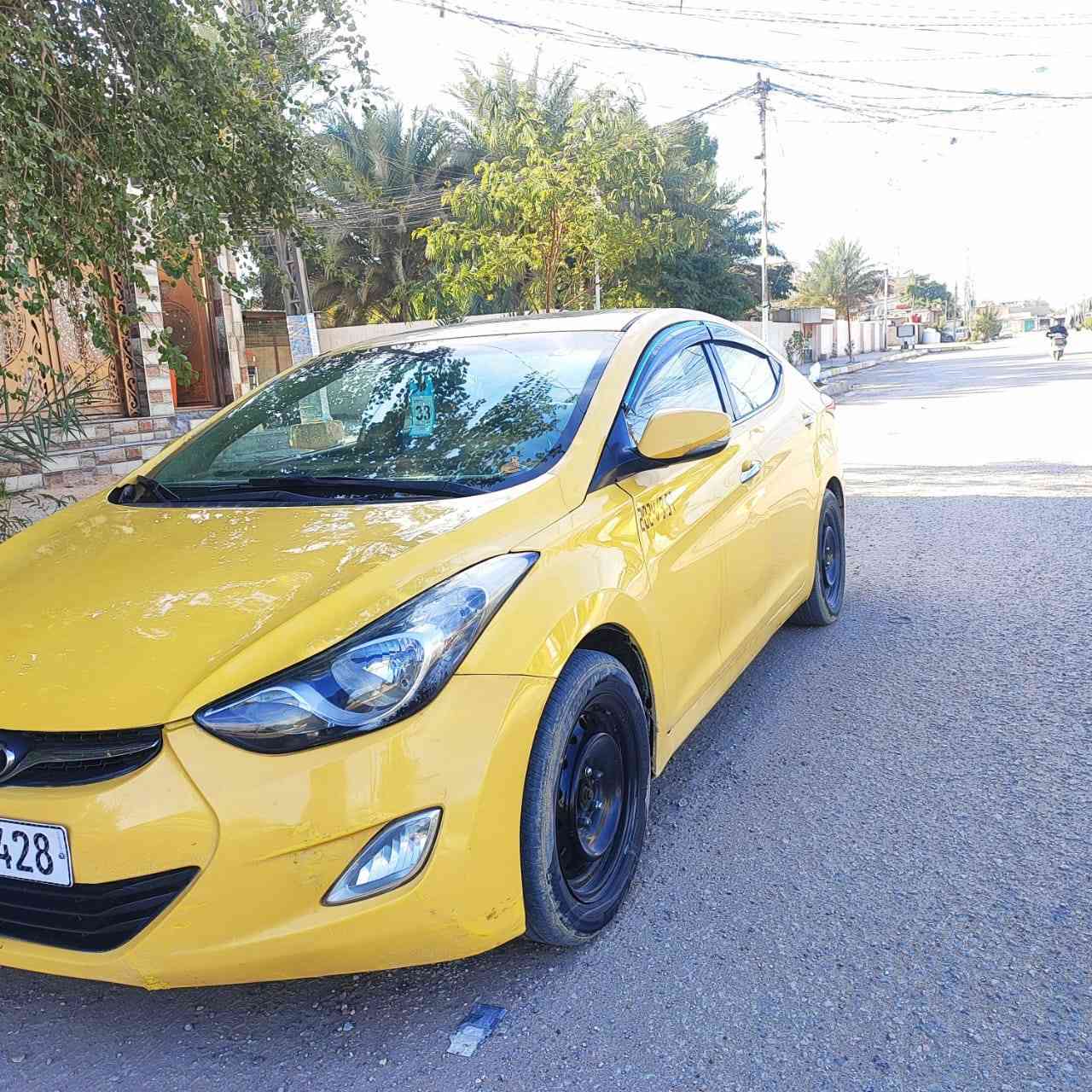 سلام عليكم سيارة الانتره موديل 2013 فول تخم تاير حداديه خلف امامي جديده مواصفات فتحه بصمه كشن  كهربائي حادثها جاملغ و باب رقم بغداد سياره باسمي تحويل ثاني يوم السنويه 2028.   السعر 83.       رقم الهاتف.   ***********
