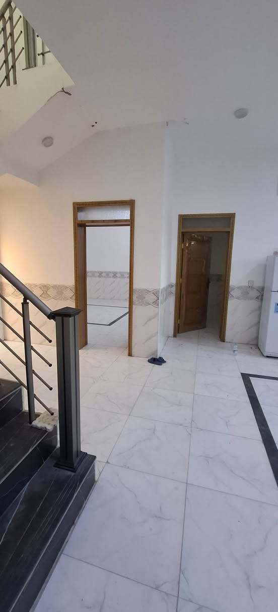 دار للبيع سند 25  مع قطعة مجاورة المساحة الكلية 560 متر تحت البناء 200 متر يحتوي على 3 غرف وصالة  ومطبخ وصحيات داخلية وخارجية بناء البيت سنة 2025 درجة اولى من رفت وطابوك جمهوري سيراميك جداري كل لبيت والارضيه بورسلاين ولسطح استايكر العنوان كربلاء طريق بغداد عمود 150 يبعد عن شارع بغداد لعام مسافة تقريب 150 متر خلف مركز لشرطة لجديد
للاستفسار ***********
دار للبيع سند 25  مع قطعة مجاورة المساحة الكلية 560 متر تحت البناء 200 متر يحتوي على 3 غرف وصالة  ومطبخ وصحيات داخلية وخارجية بناء البيت سنة 2025 درجة اولى من رفت وطابوك جمهوري سيراميك جداري كل لبيت والارضيه بورسلاين ولسطح استايكر العنوان كربلاء طريق بغداد عمود 150 يبعد عن شارع بغداد لعام مسافة تقريب 150 متر خلف مركز لشرطة لجديد
