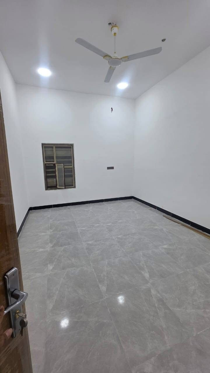 ألسلام عليكم ورحمه ألله وبركاته
اللاستفسار ***********

توفر دار سكن للبيع
المساحه 160م
بناء حديث وشقل درجه أولى
فارغ جاهز للسكن 
مجمع متكامل منطقه هدوء ومرتبه
على شارع 12 متر
جميع الخدمات متوفره
ماء 🚰 + كهرباء + مجاري
مدارس كلشي قريب عليك

محتويات البيت ⬇️
كراج
دوانيه
صاله
غرف نوم 2
مطبخ
صحيات خارجي + داخلي

نوع العقار : طابو ملك صرف زراعي عراقي سند 25
العنوان البصره أبي الخصيب
طريق سيد حامد قرب مدينة 🌇 لاندلس 

السعر 85 مليون وبي مجال
اللاستفسار *********** صادق
