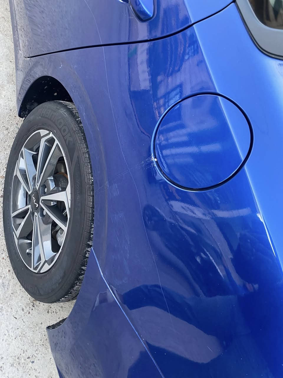 السلام عليكم 
فورتي موديل  2024  
ماشيه ١٨٦٠٠ 
رقم اربيل بأسمي  تحويل ثاني يوم موجود اروح احولك 
وارد امريكي ضربتها شبر بجاملغ  السايق  بسيط ومعمر  واكو شخط بباب السايق والباب الي وره السايق مثل ما موضح بالصور سيارة نظيفة ما متعوبه اخت الزيرو امانة الله جاهزة وكاملة على كد الدوام يوم اروح بيها ويوم اعوفها طابكة بالبيت من وره الازدحام  الصور كدامكم والسونار اخذته الها  من اشتريتها من صاحبها فلينة جك وسبير  موجودة وفلينه السبير الاصلية  هي جتي فارغة من اشتريتها موجودة هي والكتيب 
١٧٠ وبيها مجال بسيط للشراي متواجد 
واتساب وخط على هذا الرقم 
***********
الله يعمر حلالكم
