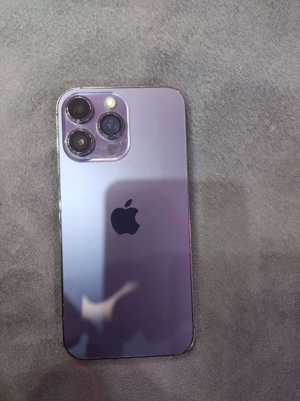 للبيع ايفون 14promax بطارية 94% مبدل شاشة تفصيخ اصلية فقط شاشة الباقي نظيف تجي وتفحص بعينك السعر 725الف وبي مجال الشراي يتصل ع الرقم *********** العنوان خور الزبير شارع النادي
