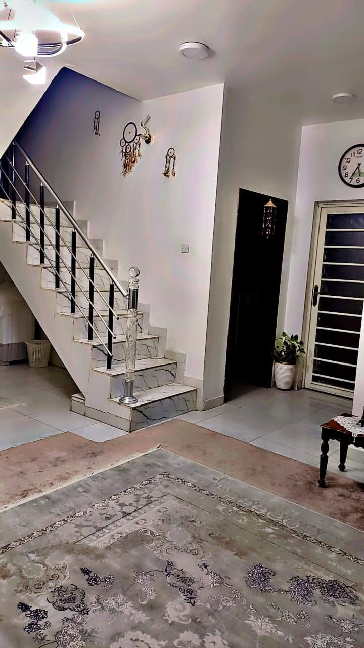 السلام عليكم
بيت للبيع في المجمع الايطالي ..المساحه 250 متر مربع بناء جديد يحتوي  الطابق الارضي على غرفتين نوم وبراني وصاله ومطبخ وصحيات خارجيه وداخليه ومخزن كبير  في الطابق الاول ..
مطلوب للمصرف 110 مليون دينار 
وللشركه المنفذه   14 مليون دينار 
القسط ألشهري 548 ألف دينار 
لمعرفة السعر النهائي والتفاصيل ألأخرى  التواصل مع مكتب الركن ألذهبي على الارقام 
***********.  --   ***********
