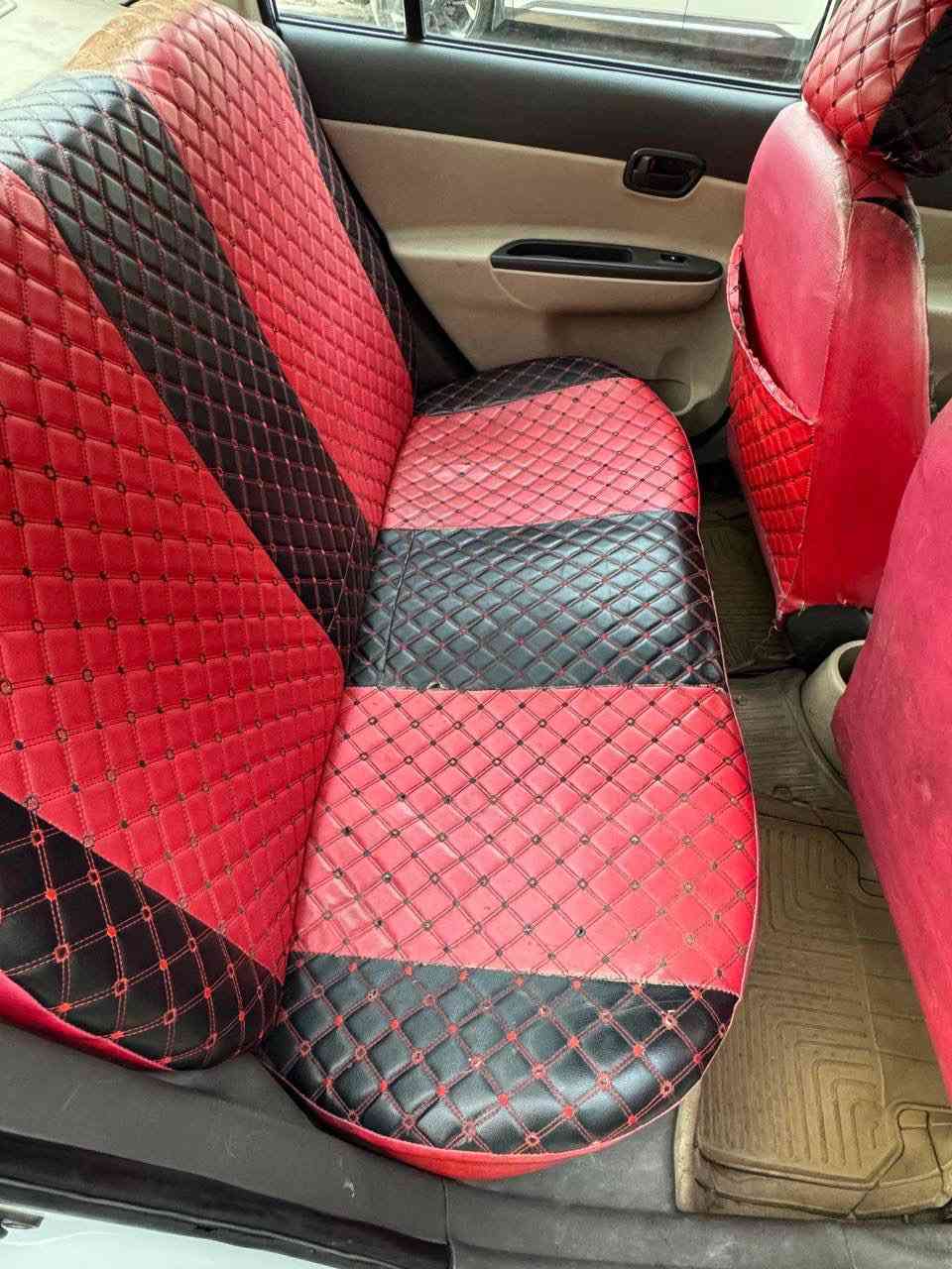 السلام عليكم اكسنت موديل ٢٠١١ مقدس للبيع السياره جاهزه كيرومكينه مكفولات صدر جديد تبريد ثلج مكفوله من الضربه جاهزه من كلشي سونارها موجود ويه الصور السعر ٩٣ وبيها مجال مكان بغداد الحريه للاتصال ***********
