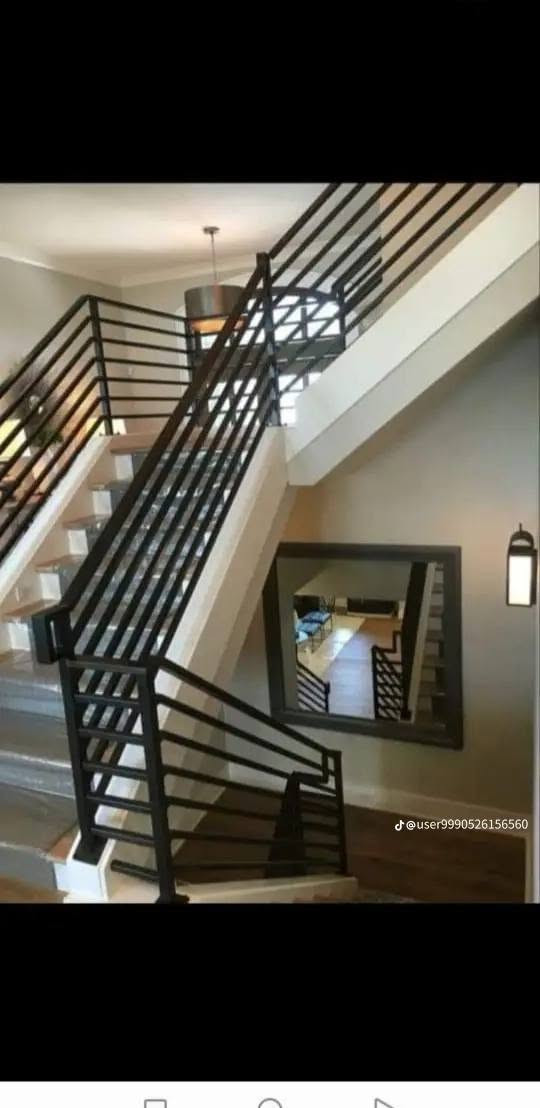 سلام عليكم صباغ ديكورات منازل شغل درجه اولى كافت نواع الصبغ شغل تسليم مهندس ولتزام بلعمل ***********
