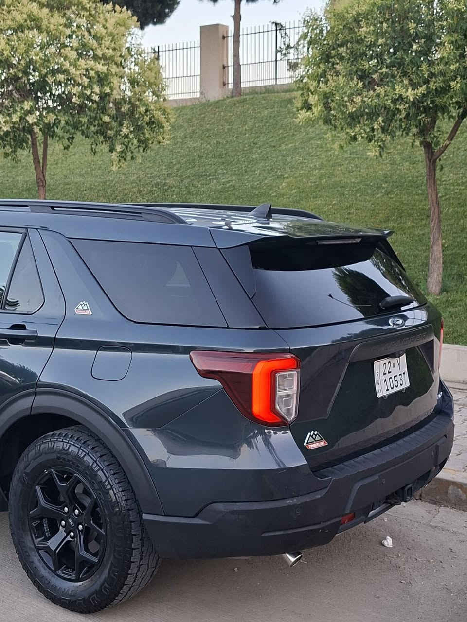 بسم الله الرحمن الرحيم
‏Ford Explorer 2022 Timberline 4WD
السياره مرقمه جاهزة هزة رقم سنوية جديد بسمي السيارة 

الموديل : 2022

اللون :  مميز

 العداد :  45مايل

السعر : 268

 حجم المحرك : 4 سلندر (2,3L تيربو )
حادثها اخت كلين فقط راس البنيد بيها شويا صبغ بدون دواخل بشرط ماباقي مكفوله من كولشي بشرط رقم شاصي موجود 

المواصفات : Timberline

فتحة سقف بانوراما 
دبل اكسل 4WD
بصمة تشغيل 
كاميرة امامية و خلفية( 360 )
بصمات ابواب 
كراسي جلد لون زيتوني 
كراسي امامي تدفئة 
كراسي خلفي VIP تدفئة 
صندوق كهربائي  
كشنات كهربائي 
كشنات خلفي كهربائي
كشنات تدفئة 
كشنات خلفي تدفئة 
ستيرن تدفئة 
حساسات امامي وخلفي 
تشغيل عن بعد 
بصمة ترحيب 
عدد المقاعد (7) راكب 
رادار  وحساس امامي وخلفي
كشافات 
بريك بصمة Auto stop  
دبل صالنصه
بعد هواية مواصفات السيارة حيل نضيفة جاهزة مابيها اي نقص بشرط كير محرك تبريد كهربايات كله بشرط هزة رقم سنوية  جديد بسمي السيارة مكاني سليمانية سعر 268مجال للطيبين  للإستفسار اكثر اتصل ***********
