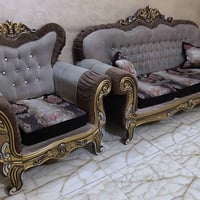 تخم 10 مقاعد عراقي  درجة اولى سعر ٥٠٠ الف مع فاترينة ١٠٠الف  وميز تلفز...
