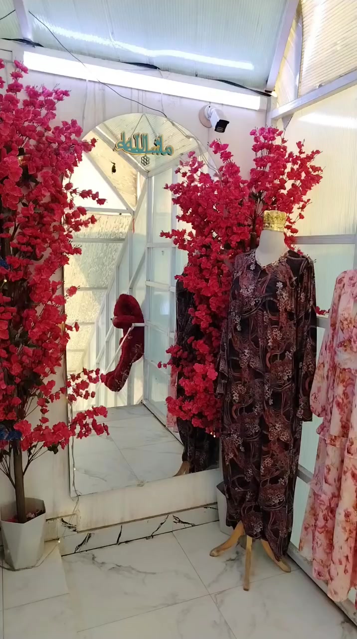 :انتصاري الوحيد انني نجحت في تكوين حياة لا تدين لأحد بشيء ولا يمكنها ان تكون مصدر شر لأحد."
وهذا بحد ذاته فخر 😇


**إذا كنت صاحب هذا الإعلان وتريد حذفه لأي سبب، رجاءا أرسل رسالة إلى الدعم الفني**