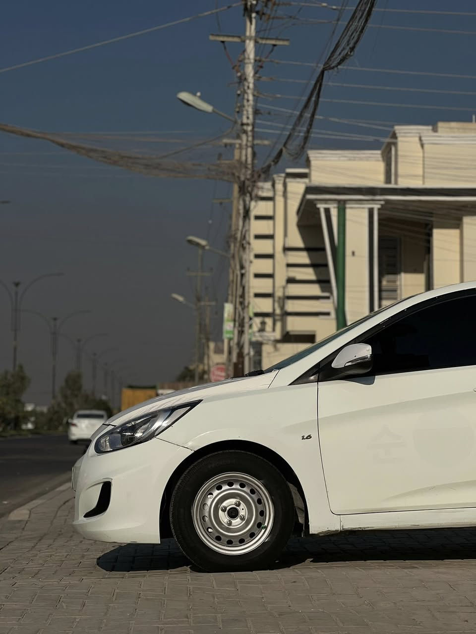 اكسنت 2013 خليجي للبيع مكينة 1.6 قطرتين دوش
نص فول كفالة كير ومكينة وتبريد حدادة 100/100 جاهزة 
بيها طخة ورشات صبغ قليله وبارد موضحات بلسونار ☝🏻 
باب السايق مبدل تفصيخ ( ابيع مصبوغ ) مع العلم هوه مامصبوغ سعر 87 وبيها مجال مكاني بصرة ***********
