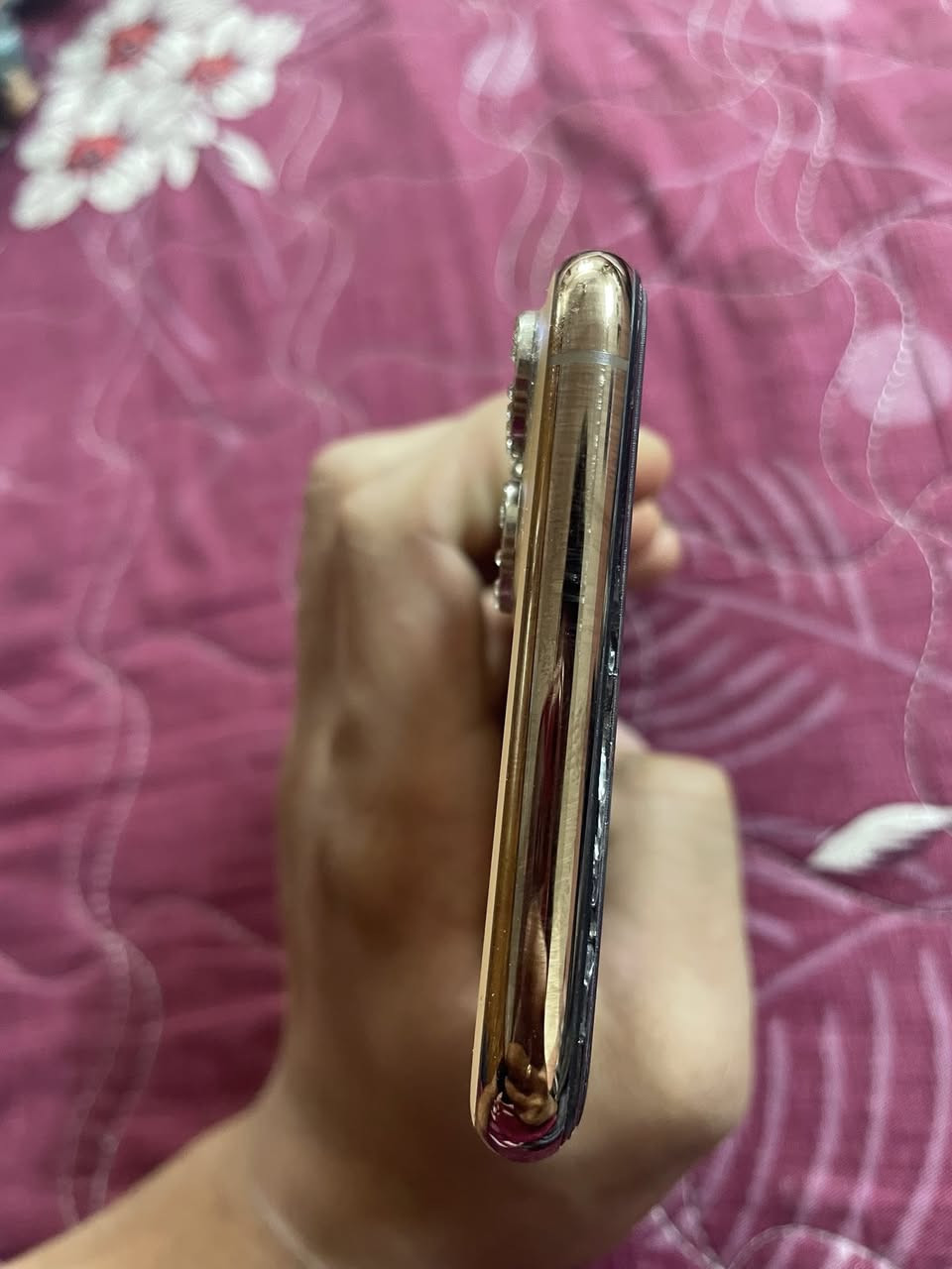 السلام عليكم ايفون ١١ ابرو ماكس جهاز نضيف وما داخل تصليح فقط طاح وصارت ونكسرت الشاشه بس لمسها طبيعي ما يعلك ما يشمر ذاكره ٢٥٦ بطاريه ٩٤ وبل حاسبه ٨٨ بلادي السعر ٢٧٥ وبي مجال بسيط كلش مكاني بغداد الرقم ***********
