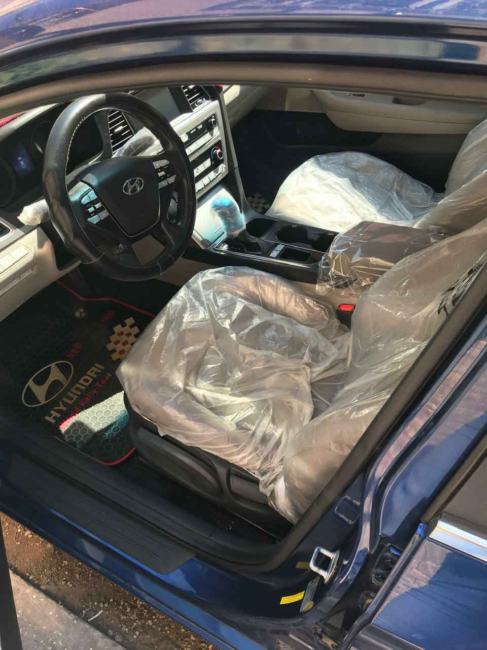 سلام عليكم سوناتا موديل 2016 
للبيع  حادث خفيف   جاملغ بدون دواخل 
 ثلاثه انضمه قياده 
 شاشه جبيره  
كاميره خلفيه دواره 
تحكمات فول 
 جاملغ امامي عكس سايق  فقط 
كير محرك. مكفول 
 السعر 127  
الموبايل *********** 
مكلف بالنشر  
لايوجد تواصل ع. فيس فقط الرقم. موبايل
