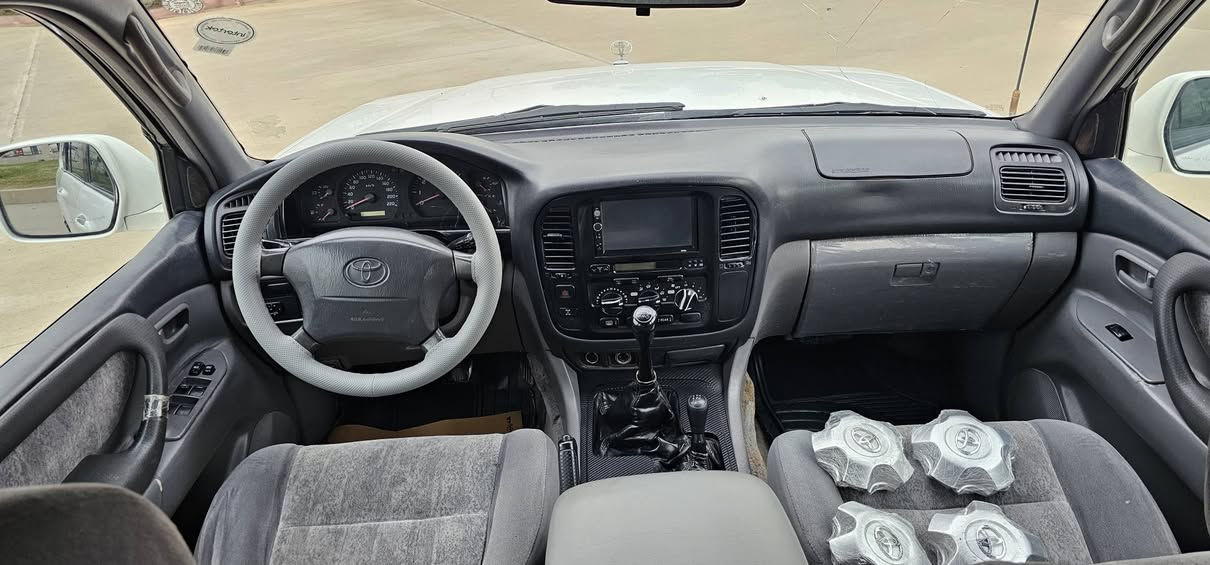 فرۆشتن یان گۆڕینەوە.
مۆنیکا مۆدیل 1998 ڕەقەم ئەسڵی مواسەفاتی 8 پستنی مەکینە 4700تە گێر عادیە دەبڵ ئێرباگە هەر چوار جام کارەباییە تەبرید مەرکەزیە سێ ڕیزکوشنە هتد. شکلی لە دەعامی پێشەوە بۆ دەعامی پشتەوە بە تایەو ویلەوە کاملم کردۆتە2007
حیزام بۆیاغ نیە بە حیزام دەیفرۆشم 
سەقف و ناو دەرگاو دینگەی بۆیاغی نیە 
شانسی لێدانی نیە . بەدەنەی پێشی جەمپی هەیە . سەیارەکی زۆر جوان و خاوێن و بەرچاوە قەلبی زۆر جوانە بێ شوخت و چاڵ و ساردە.
گێرو مەکینەو ئەکسلی بەشەرت
بەناو خۆمە سەنەوی 2ساڵە بەسەر چووە
بەناو کردن و غەرامە بەشەرت غەرامەی 390هەزار لەسەرە دوای مەعامەلە دەیدەمەوە. 
سعری 127$ وەرەقەو مەجال
لەهەولێرم . ژمارەی مۆبایل +واتساب و ڤایبەر/***********
