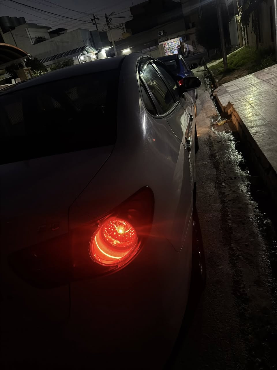 لنترا ٢٠٠٩للبيع او مراوس ترهم 
رقم شمالي جديد هزا ماساقطه سنويه جديده كابون بيها ورقي تفاصيل اكثر بيها اقل من خمس قطع ابيع خمس قطع صبغ تواصل 
***********
