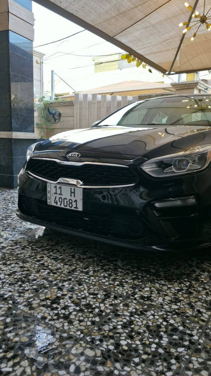 السلام عليكم ورحمة الله وبركاتة
للبيع كيا فورتي موديل 2019 اكلين تايتل مكينة 2000 دوش 
رقم بغداد بدون حادث بدون ايرباك بدون تبديل 
فقط جامرلغ خلفي اكلير 
مواصفات  EX
محرك كير كهربائيات كل كفالة تخم تاير جديد 
مكان سياره ديالى بعقوبة 
***********
