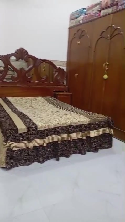 غرفه.  مع. دوشك. السعر ٢٧٥ نهايه
مكانه الفلوجه. الشهداء
***********
