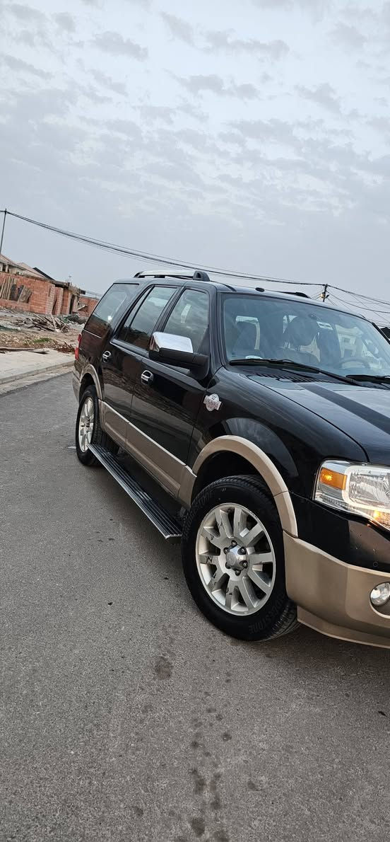 السلام عليكم من رخصة الأدمن 
فورد اكسبدشن كينگ رانج فول مواصفات  موديل 2014 
8 سلندر محرك 5400 
ماشية 273الف 
جامة الصندوق مبدلة 
ضرر الدعامية الأمامية جهة اليمين ضرر بسيط 
ماطور الدواسة جهة اليمين عاطل 
كلشي بالسياره وكالة
للبيع السعر دفترين 
للتواصل ***********
المكان اربيل
