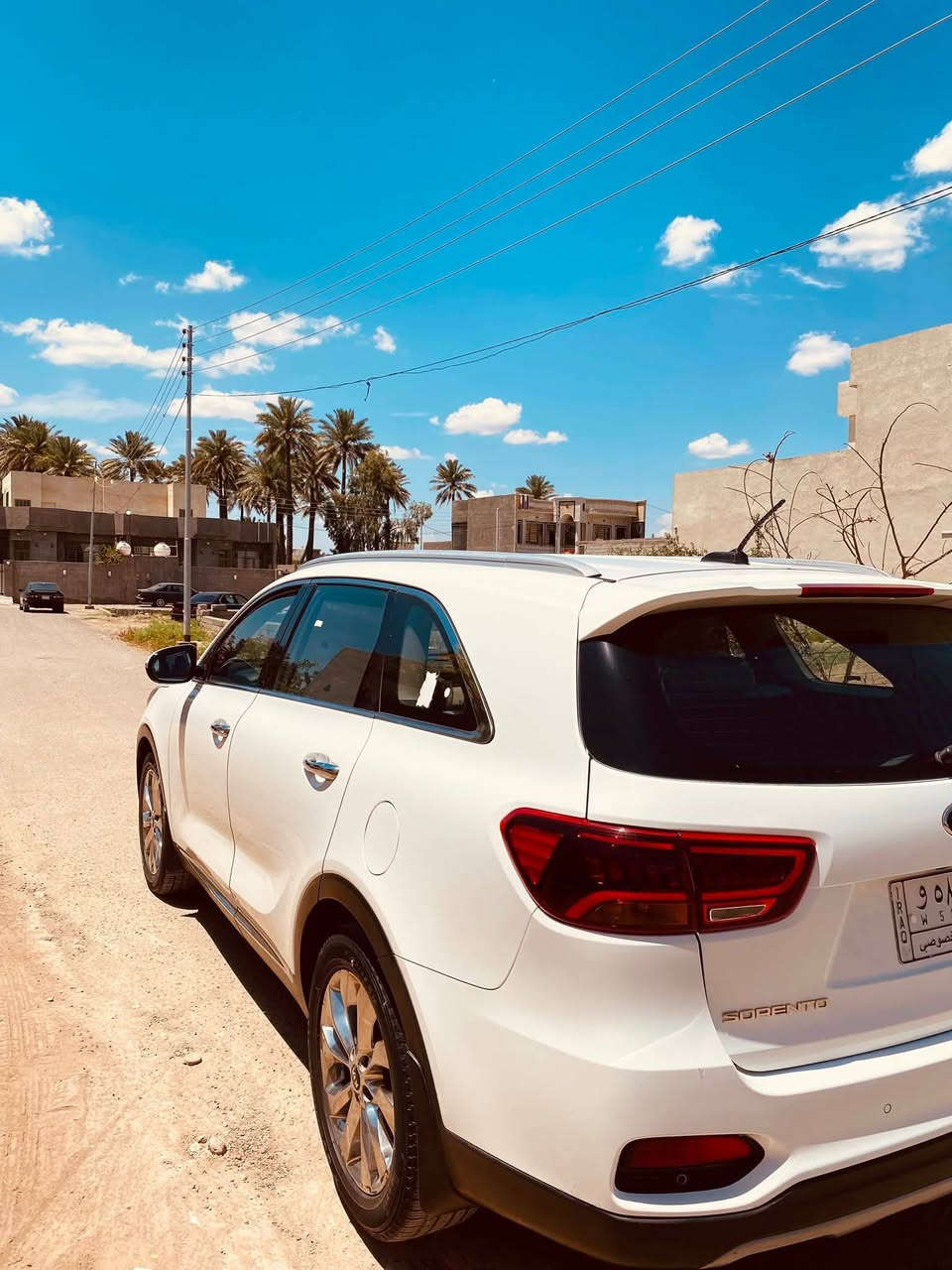 السلام عليكم كيا سورنتو موديل 18 خليجي سياره بيه فقط بارد الباقي كفاله  بدون صبغ بدون كلشي
رقم بغداد 
 تحويل مباشر
المواصفات : 
بردات
شاحن وايرلس
جام كهربائي اوتو
7 راكب
مراية السائق اوتو دم
حساسات امامية و خلفية 
محرك 6 سلندر 
كراسي جلد 
ويل  20
كراسي كهرباء
إنارة محيطية
صندوق كهرباء
نظام كار بلي 
تبريد خلفي 
مري شفط
وبعد بيها مواصفات 
مكاني  الديوانية 
معروضه ١٩٥ وبيه مجال 
‏‪***********‬‏

السلام عليكم كيا سورنتو موديل 18 خليجي سياره بيه فقط بارد الباقي كفاله  بدون صبغ بدون كلشي
