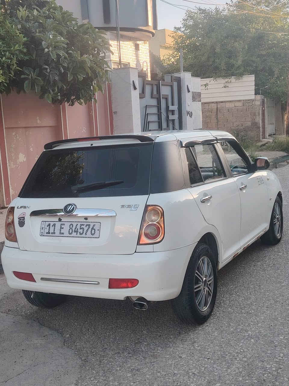السلام عليكم بيع مستعجل ليفان 320  موديل ٢٠١٣ رقم بغداد باسمي سنويه جديده بدون ضرر مطلوب ٣٧ وبيها مجال بسيط
***********
