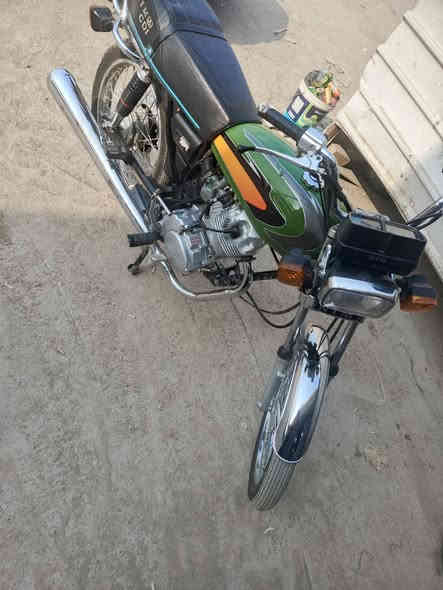 يراني البيع اربعة كير دراجة كلش نضيفة  وحلوة وحلة من صور   موديل 24 مكاني جسر ديالي كرغولاية سعر 650 ***********
