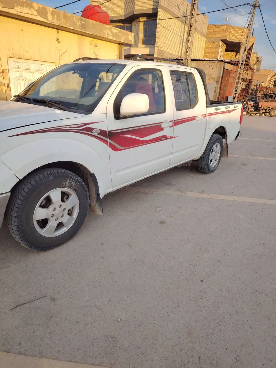 السلام عليكم ورحمة
نيفاره 2013 للبيع جاهزه من كلشي سنويه ساقطعه
سعر 105
***********
