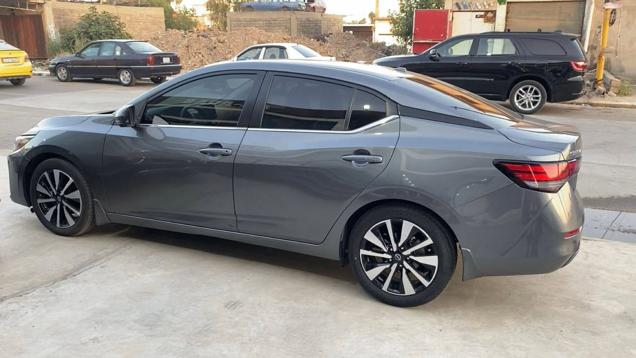 نيسان سنترا (SV PLUS) 2024
فول مواصفات

🚗 محرك 2000
🔧 كفالة محرك وكير وكهربائيات
 رقم تترقم  شمالي 
🎨 حادث : كلين  
#المواصفات
#داخل لونين
#كشنات جلد
#فتحة سقف
📡 رادارات أمامية وخلفية
🛑 حساسات أمامية وخلفية
⚠️ أوتو ستوب أمامي وخلفي
🎇5 كامرات
🖥️ شاشة Apple CarPlay
🔍 نقاط عمياء
🔑 بصمة
📲 تشغيل عن بعد
🏁 ستيرن رياضي شكل حرف D
⚙️ 3 أنظمة قيادة: سبورت، عادي، وإيكو
🪨 حجر بيئة بلادي
🪞 إشارات بالمرايا
🛞 ويل كب 17
📟 شاشة أعطال
🛡️ مانع انزلاق ABS
🛣️ تحديد مسار

مكان تواجد السيارة: الموصل  
الاستفسار اكثر اتصل 
‭***********‬
‭***********‬
