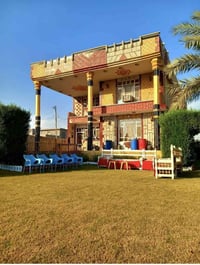 بيت  مساحه نص دونم يحتوي على 6غرف نوم واستقبال ومطبخ وحولي وصحيات طابو...
