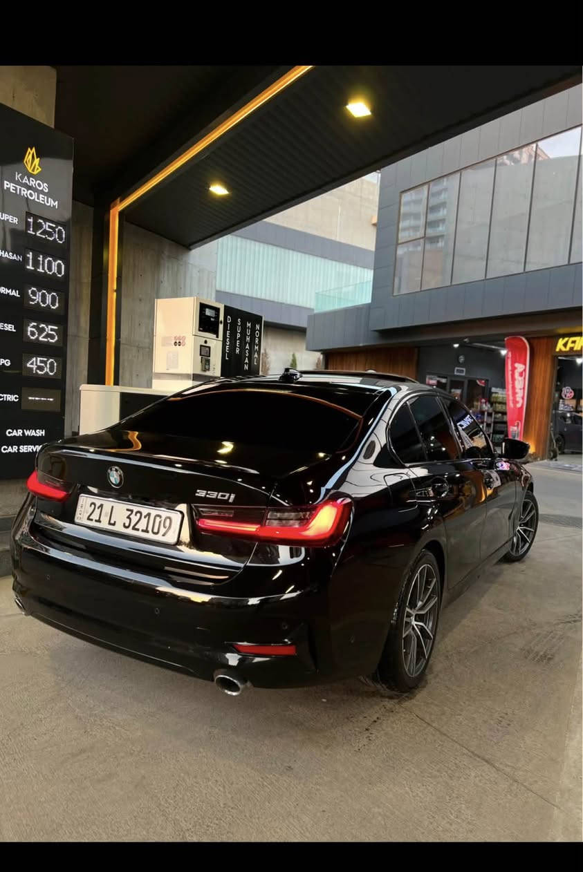 BMW2021

330i(luxury line)S/Drive

(((((((للبيع فقط ))))))

-موصفات سياره فول الفول 

الوارد : أمريكي 

الظرر بونيد مبدل +جاملغ مبدل بلادي نفس الون ونفس كود الشركه بدون دواخل شرط الفحص 

اللون الخارجي : اسود 

اللون الداخلي : جلد اسود

قراءة العداد :٦٨ الف مايل 

 المفتاح :عدد 2

- المواصفات

- فتحة سقف: سلايد

- بصمة تشغيل + بصمة ابواب 

- تبريد خلفي وامامي( 8 مخارج للتبريد)

- نظام مساعدة عدم الانحراف عن الطريق

- شفتات على الاستيرن + استيرن تدفئة 

نظام carplay 

- شاشة وسطية كبيرة بحجم ( 12 انج لمس )

- نظام اطفاء السيارة في الاشارات لتقليل صرف الوقود 

- فرملة اوتوو في حالة التقرب من الاشخاص والسيارات 

 - إضاءة داخلية متنوعة عدة الوان 

- رادار قراءة لوحات المرور لتنبيه السائق بالسرعة المحددة 

- نظام النقطة العمياء 

- بريك بصمة + اوتوو هولد

 - نظام تثبيت السرعة التكيفي

- اهتزاز الاستيرن عند اقتراب المركبات والاشخاص 

 - كاميرة خلفية بدقة عالية 

 - نوع المقاعد: كهربائي - جلد - تدفئة 

 - أكياس هوائية: 10

 انعكاس المعلومات على الزجاج الامامي ( داتا شو )

 - اوتوو بارك  

 - رادار : القيادة الذاتية

- الحساسات:  أمامي وخلفي وعلى الجوانب ٣٦٠ درجة

- المصابيح: رأس متحرك - زينون - إضاءة ليد- ليزر

السعر223 بيها مجال 

***********
