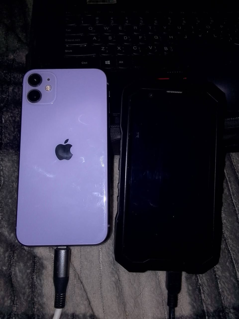 سلام عليكم لابتوب وايفون 11وجهاز مدرع 

ايفون 11جديد وكلشي ما مبدل بي بس مقفول 
الباقي شغالات تريدهن شلع تريد قطعه انطي سعر قيم واخذ 
مكاني بغداد توصيل ماكو تعال افحص واخذ 
***********
