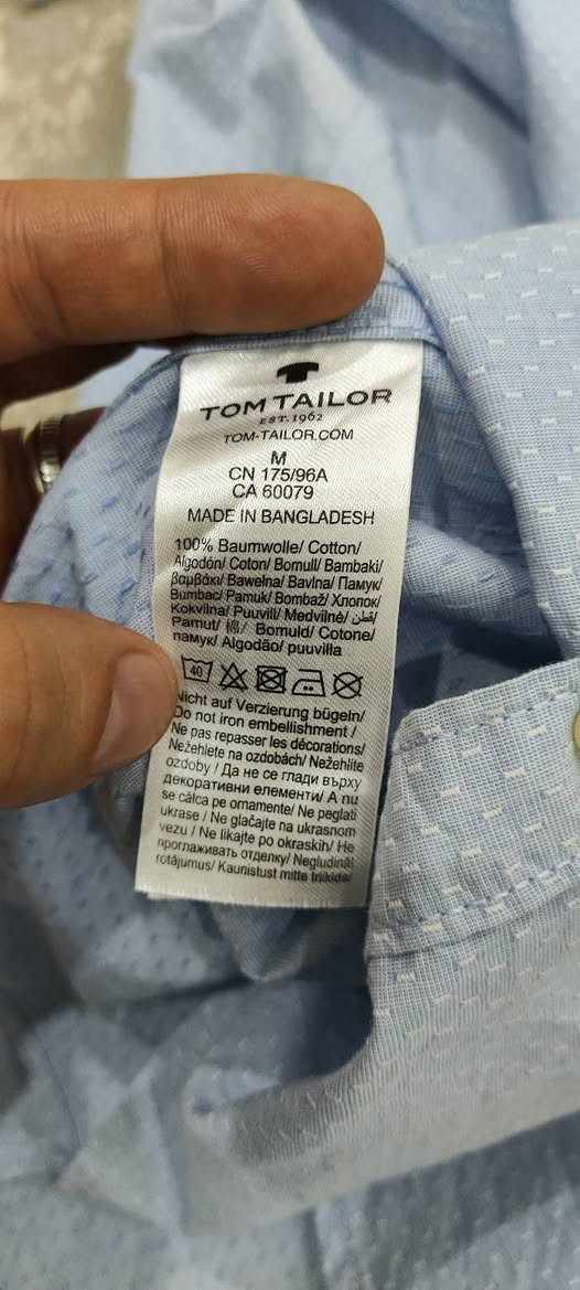 TOM TAILOR 
باله اوريجنال 💯💯 
النظافة 💯💯 
M القياس 
54cm عرض الصدر 
72cm 
الطول 
يتوفر توصيل لجميع محافظات العراق 🚙


**إذا كنت صاحب هذا الإعلان وتريد حذفه لأي سبب، رجاءا أرسل رسالة إلى الدعم الفني**