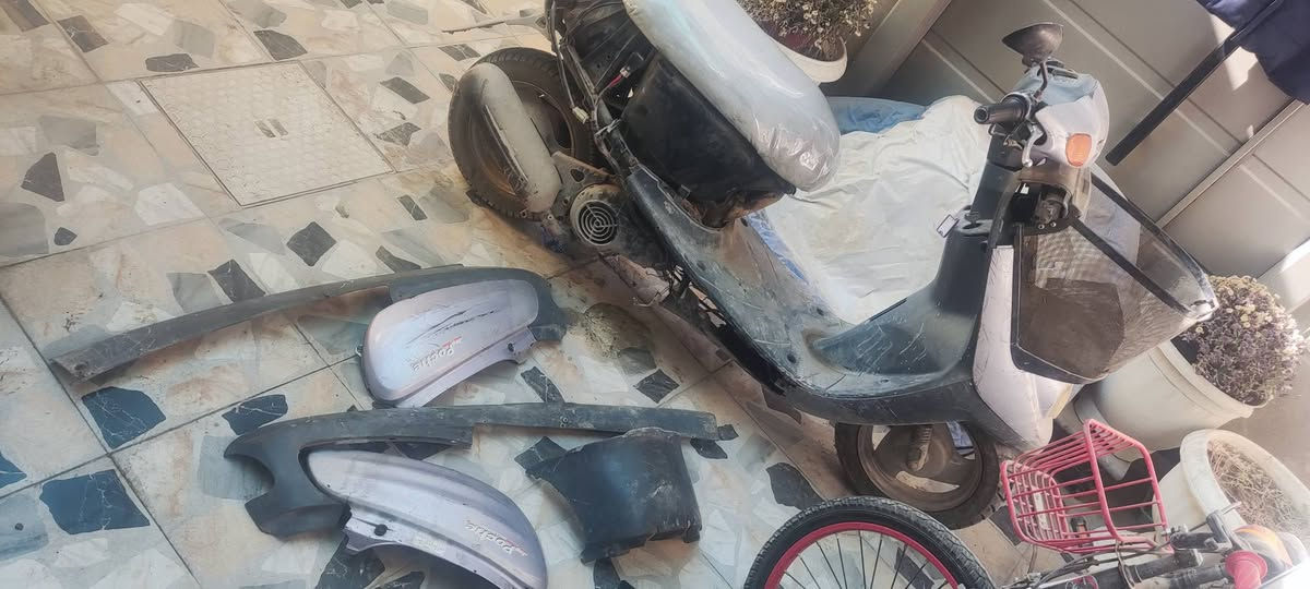 السلام عليكم
دراجه منغولي ام السله توها معمره وشغاله وكفراتها عوزها بس شد سعرها ٢٥٠ مكاني كربلاء طويريج حي الرياض الشبديين 
رقمي *********** متواجد فيس واتس وع الاتصال
