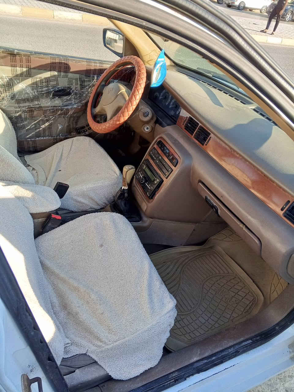 سمند موديل 11مكفوله مكينه كير تخم تاير صدر جديد سنويه 29 رقم واسط دولي تحويل مباشر سياره جاهزه بيه رشات بسيطة صبغ اثر اخياس وطخه تحويل مباشر السعر 33 موبايل *********** مكانه كوت مركز المدينه
