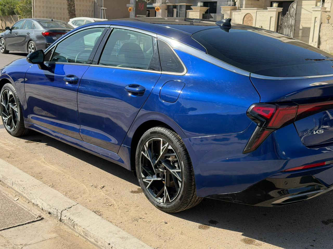 السلام عليكم رمضان كريم ع الجميع 

للبيع كيا K5 موديل 2025 فئة GT Line 💙 رقم اربيل بأسمي بدون ايرباك

✨ مواصفات السيارة:

 • تدفئة كشنات

 • شحن لاسلكي

 • ويل كب قياس 18

 • نقطة عمياء

.كشنات جلد لونين و كهربائي

 • رادار امامي وخلفي وجانبي

 • تنبية خروج عن المسار

 • حساسات أمامية وخلفية

 • 3 وضعيات قيادة

🚗 الحالة:

 • ماشيه: 7000 ميل فقط

 • الحادث : شبر من جاملغ خلفي تحت قبع بانزين فقط  + مع جزء من باب خلفي

 • بدون إيرباك

 • البجم كبس

💰 السعر: 21300 $

🤝 قابل للتفاوض البسيط 

📍 الموقع: بغداد

📞 للاستفسار: 

‭***********
