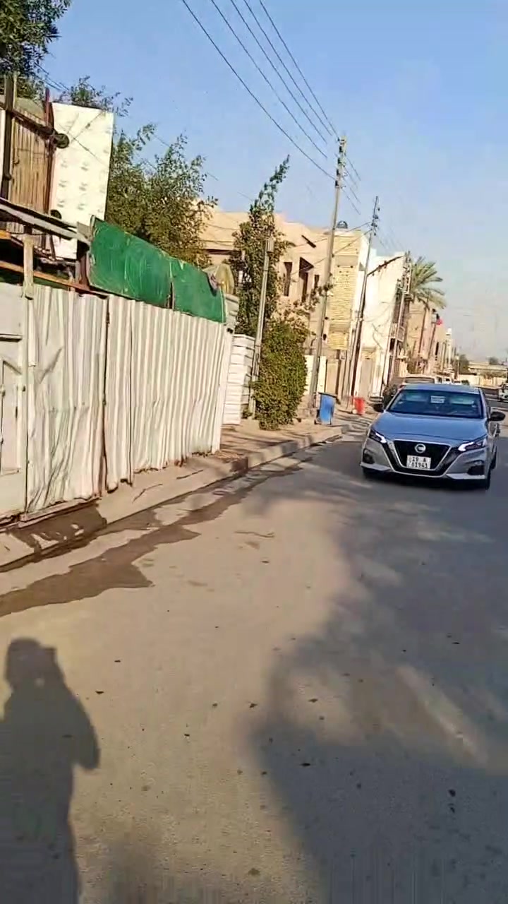 من رخصه الأداره المحترمه  .بسب الوعود الكاذبه اعيد النشر.غرفه وحولي وخدمات للبيع اوللأيجار الشعب مقابل سوق المدينه يحتاج ترتيبات***********
