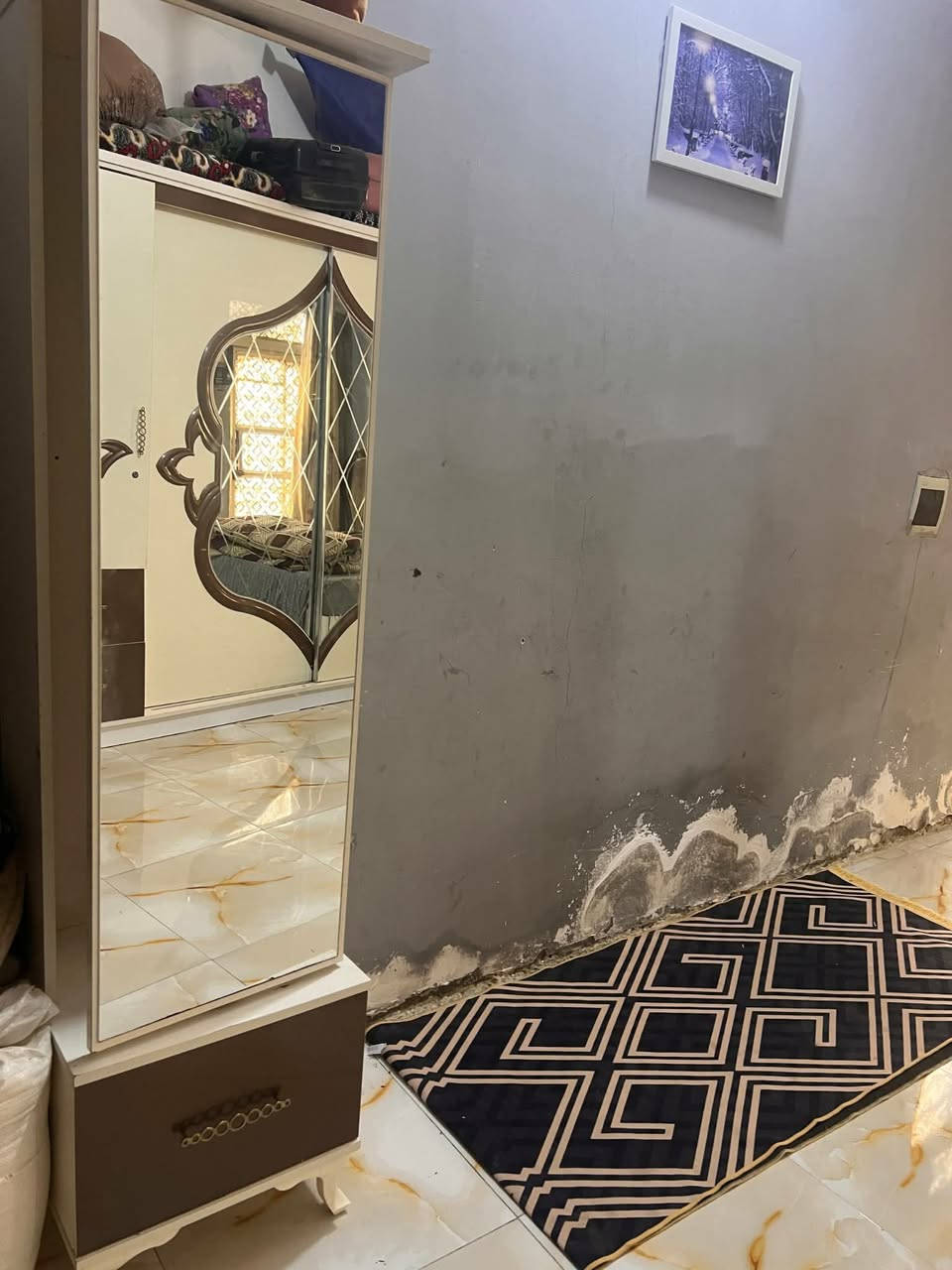 غرفه تركي نظيفه السعر ٤٧٥ وبيها مجال قليل 
العنوان حي الحضاره الشراي فقط يراسلني خاص


**إذا كنت صاحب هذا الإعلان وتريد حذفه لأي سبب، رجاءا أرسل رسالة إلى الدعم الفني**