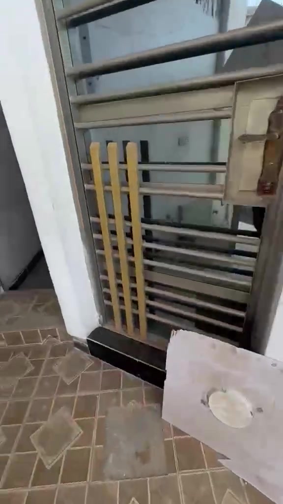 بيت لايجار غرفتين نوم بيت جديد العنوان حي نصر الثانيه بصف محلات ابو علي العبيدي
لاستفسار واتساب ‭0785 311 8341‬☎️
