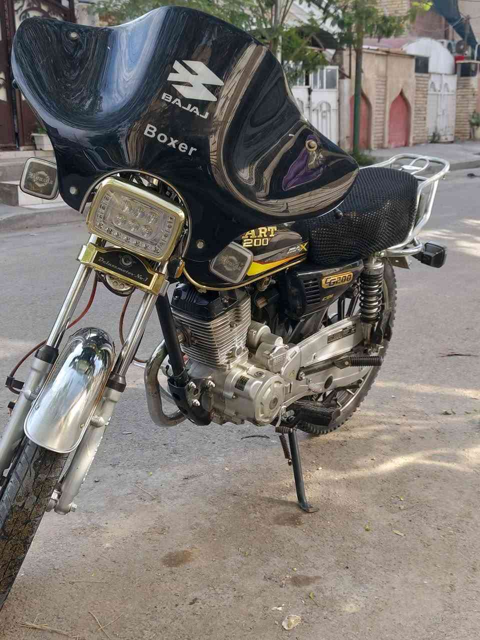 سلام عليكم 
ايراني 2023 مكينه 200 cc
مكمركه و بيها ٧ اوراق يعني كبل ترقم
الدراجه نضيفه وما ناقصها شي كلشي شغال 
سلف وهندر وكهربائيات ودشبول وبريكات ودبلات وهورن ورماش عالي ناصي. دشبول الاكتروني وبصمه
عليها ادامه تخم تايرات ودهن وبوليش
وعليها كلج عنبار وبريك عنبار و واقيه
الدراجه مال بيت واستخدام شخصي لا تبخر لا تنضح لا تنقص 
السعر ٥٥٠ وبيها مجال
مكاني بغداد الشعب للستفسار ***********
