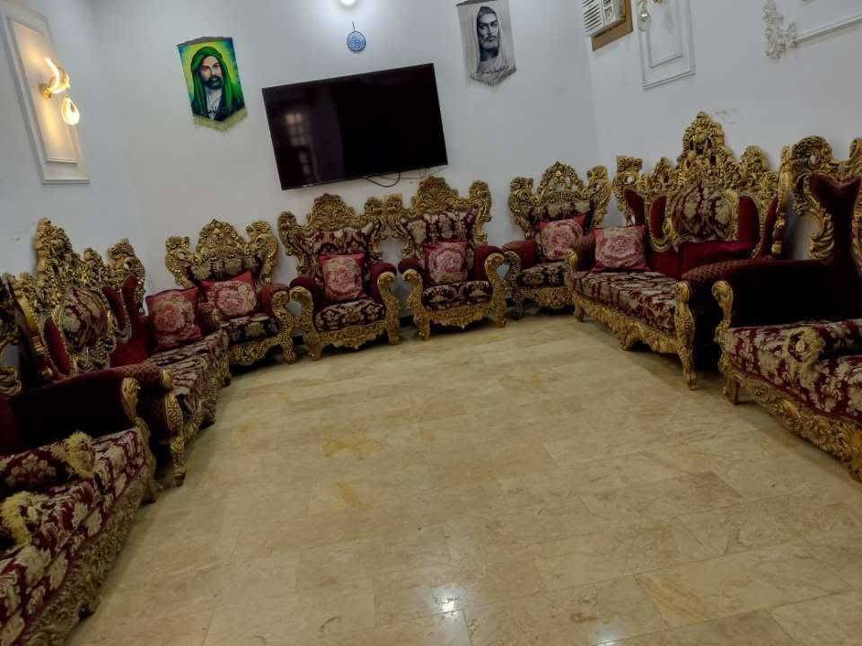 سلام عليكم للبيع
تخم ملكي 
تكمة فول
درجة اولى
20 مقعد 
مليون او 300 وبي مجال
الاستفسار ***********
