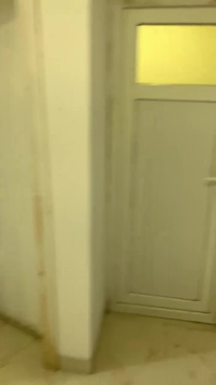 🏠 شقة "سوبر ديلوكس" للإيجار في مجمع كامراني – سكن النخبة!
هل تبحث عن الفخامة والراحة في موقع استراتيجي؟
نقدم لكم شقة بتصميم VIP ومساحة واسعة (136 متر مربع)، مأثثة بالكامل بأرقى التجهيزات (سوبر ديلوكس)، جاهزة لتكون منزلك المثالي.
لماذا هذه الشقة هي خيارك الأفضل؟
 تأثيث فخم: ديكورات حديثة، أثاث سوبر ديلوكس، وتجهيزات متكاملة لكل ما تحتاجه للسكن الراقي.
 موقع مثالي: على الشارع الخدمي مباشرة، مقابيل الـ 120، في مجمع كامراني الراقي.
 مساحة رحبة: توزيع ذكي ومساحة 136 متر تمنحك شعوراً بالراحة والوسع.
لا تفوت الفرصة، للاستفسار والحجز يرجى الاتصال على:
📞 ***********
