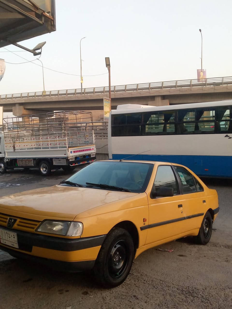 سلام عليكم
سياره بيجو للبيع موديل2012
رقم نجف مشروع وطني
بيهه جاملغين الخلفيات صبغ بدون دواخل 
سنويه ساقطه صارله 5شهري
كير ومحرك ستوني شادهن بلايلون 
حداديه 100/70وتبريد تخم تايرات 
عنواني نجف *********** سعر ب 28وبيه مجال
