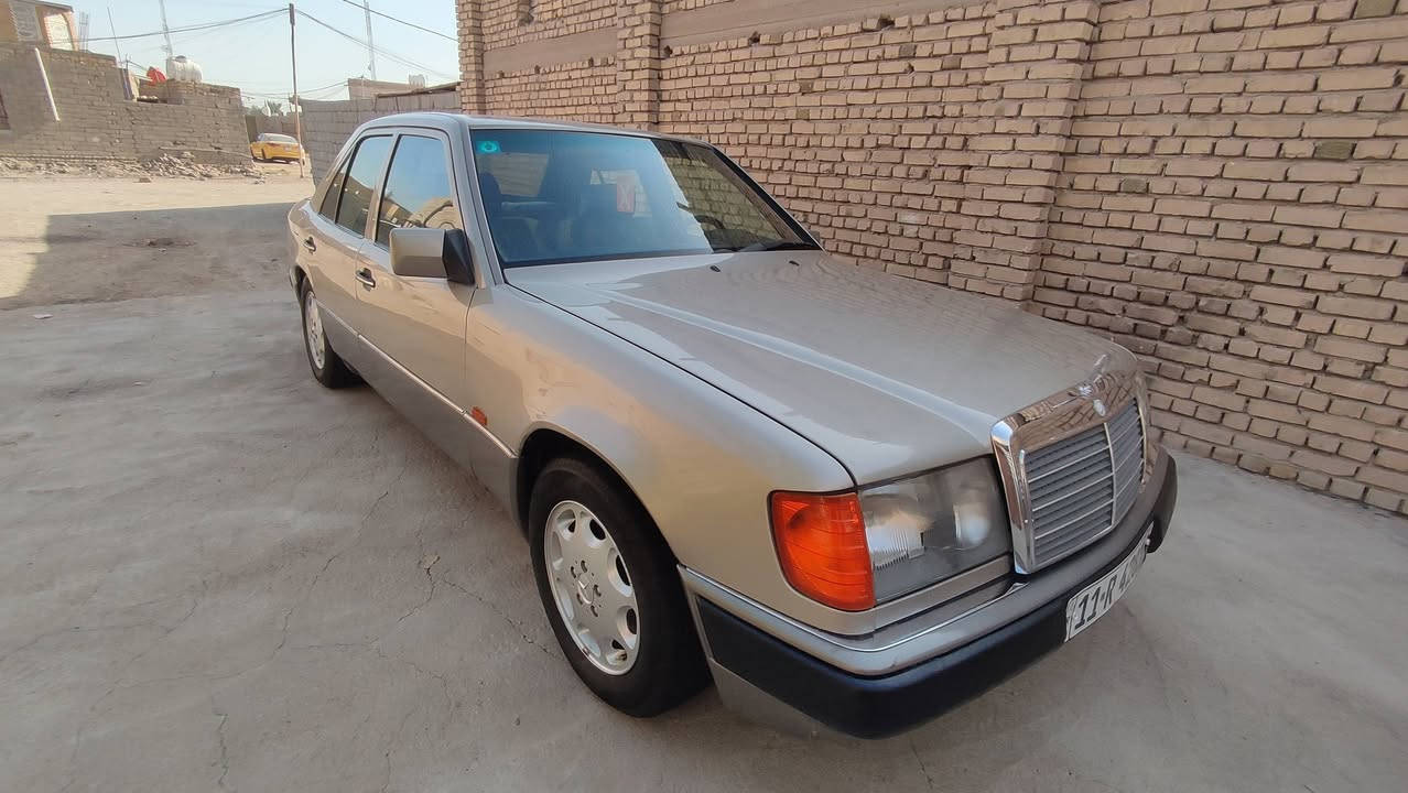 اللهم صل على محمد وال محمد الطيبين الطاهرين 
السلام عليكم اخواني الاعزاء
سياره مارسيدس دب موديل 91 
محرك كير حداديه تواير جاهزات وكفاله
سياره مصبوغه عام للجماليه فقط مكفوله من العيب الشرعي والاصوليات 
رقم دولي بغداد هزه جديده جاهزه سياره خير من الله 
تبريد شغال ما نقصه شي كامله والكمال لله 
*********** واتساب موجود 
سعر السياره 85 وبيه مجال مكان 
ناصريه مركز
