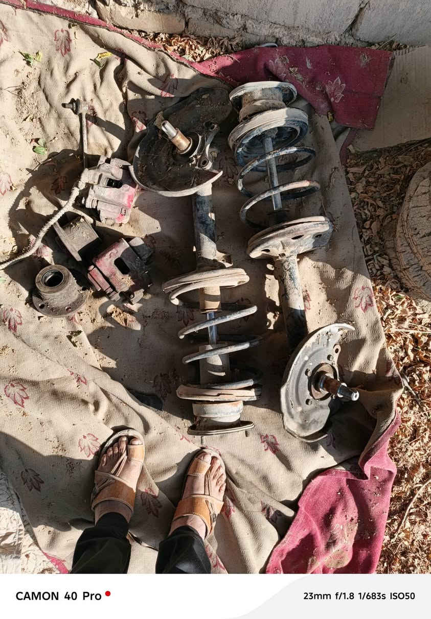 عندي استاب اكسن للبيع كدام كامل مال سياره مارك عظم موديل 92 نضيفات سعر مناسب دبل لوي  فجوج سوق الشيوخ رقم صاحب الاغراض ***********
