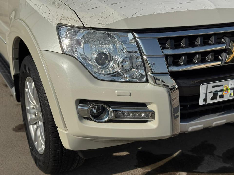 باجيرو 2020  علامة الذهبية
رقم بغداد بسمي هزة وسنوية 2031

الفابلون كلة رفعته منها 

حبتور فول 
فول مواصفات
السيارة كلش جديدة مكفولة  صبغ بارد كير محرك كلهن شركة
علامات ذهبية 
دمام خلفي
فتحة سقف
كشنات راس الارنب
كشنات جلد وكهرباء
داير ايرباك
داخل صاج 
فول تحكم ستيرن
ويل حجم 18 
مكينه 6 سلندر 3800
شاشة كبيرة
حساس خلفي 
كامرة اصلية
بلوتوث
اشارة بالمري
كشنات 7 راكب
تبريد منفصل 3 قطع
لايتات زنون
زراك لايت
لد نهاري 
مري شفط 
ثلاجة
مكفولة صبغ بارد شخط
***********
