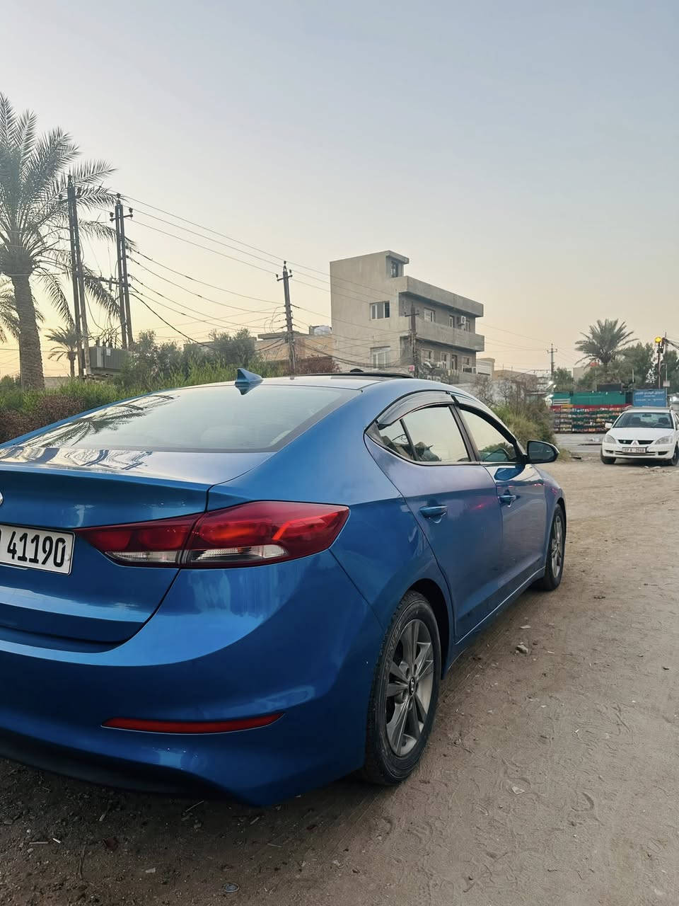 النترا امريكي لون بحري موديل ٢٠١٨ فول مواصفات لمتدد
فتحه بصمه شاشه كبيرة كامره دواره محرك ٢٠٠٠ دوش بصمه ابواب وجنطه جديده رقم اربيل جديد دولي 
حادثها ٣ قطع جاملغ وبابتين عكس السايق سياره نظيفه ومابيها نقص تبريد جديد باتري تايرات دلوب جديد رقم الشاصي مرفق بلمنشور 
سعرها ١١٥ وبيها مجال 
مكانها بغداد العامريه 
للاستفسار     *********** بي واتساب
